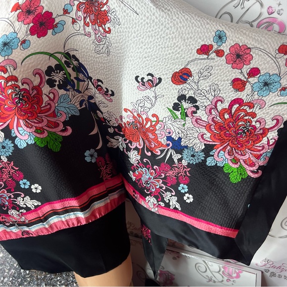 Bebe silk one shoulder bat wing scarf sleeved top shiny metallic multicolor - Picture 4 of 16